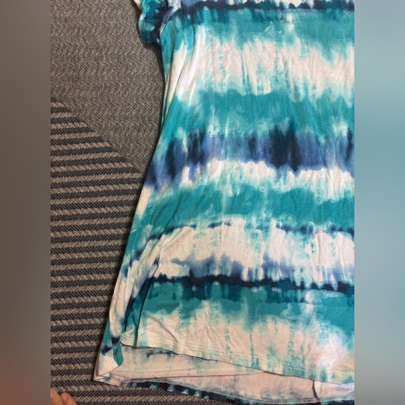 💘 5 for $25 / Teal and White Tie-Dye Blouse - Picture 6 of 13